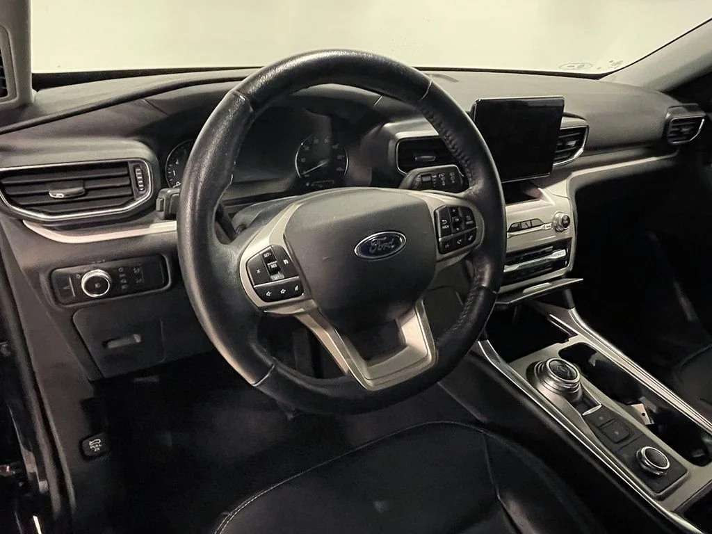 Used 2021 Black Ford XLT image 23
