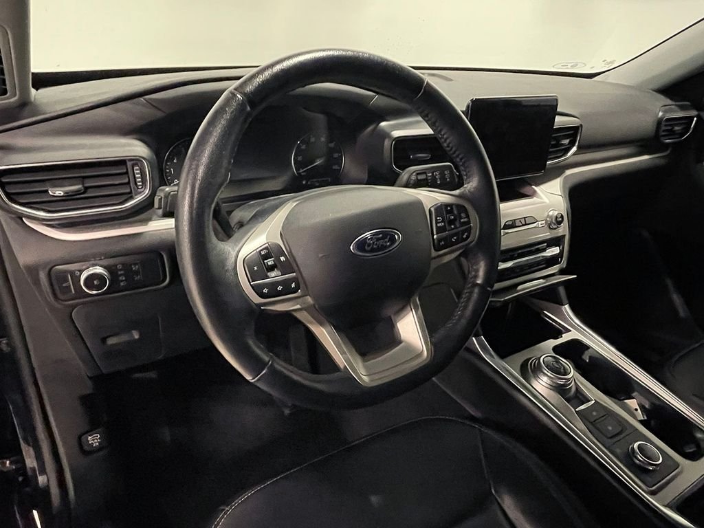Used 2021 Black Ford XLT image 23