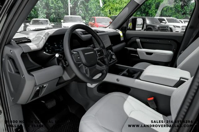 New 2026 Santorini Black Land Rover S image 2