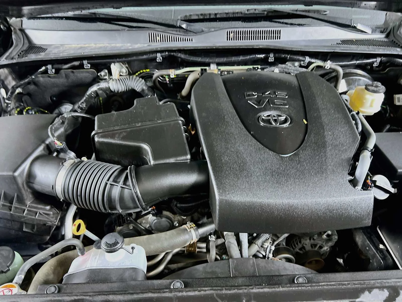 Used 2019 Magnetic Gray Metallic Toyota SR5 image 29