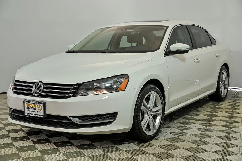 Used 2014 White Volkswagen 2.5 SE image 5