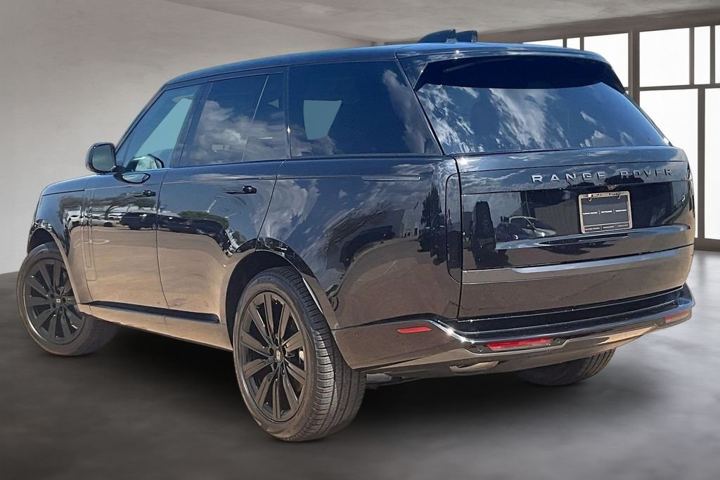 New 2027 Santorini Black Metallic Land Rover SE image 3