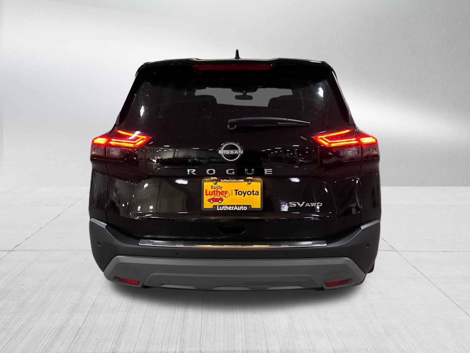 Used 2023 Super Black Nissan SV image 5