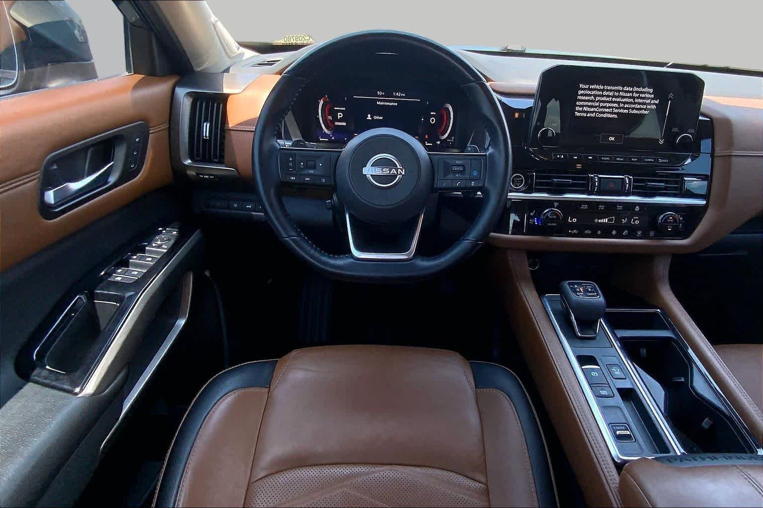 Used 2023 Obsidian Green Pearl Nissan Platinum image 6
