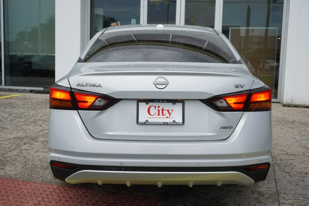 Used 2023 Silver Nissan 2.5 SV image 13