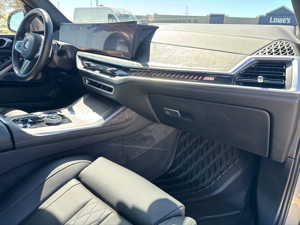 2025 BMW X7 M60i - Photo 46