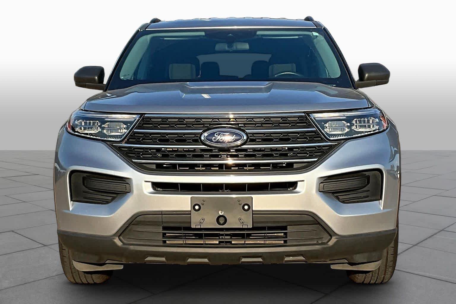 Used 2022 Iconic Silver Ford XLT image 3
