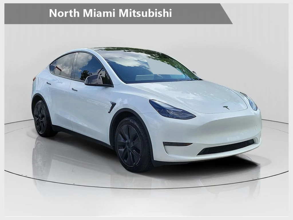 Used 2024 White Tesla Long Range image 1
