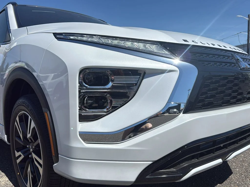 New 2026 White Diamond Mitsubishi SEL AWD image 29