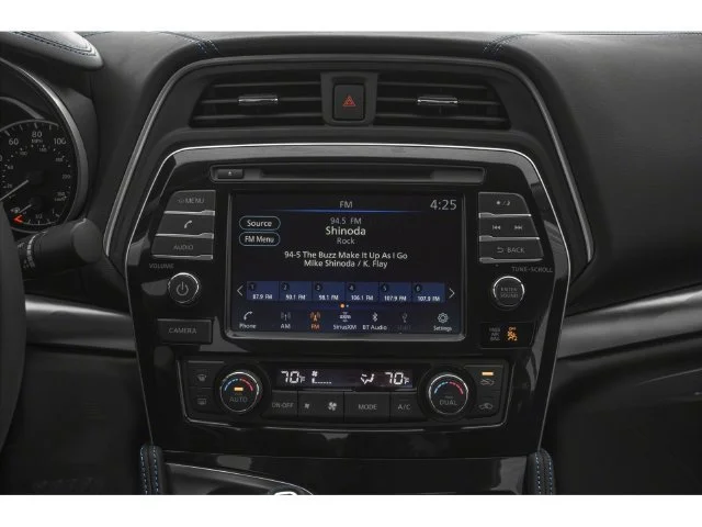 Used 2022 Pearl White Tricoat Nissan SV image 7