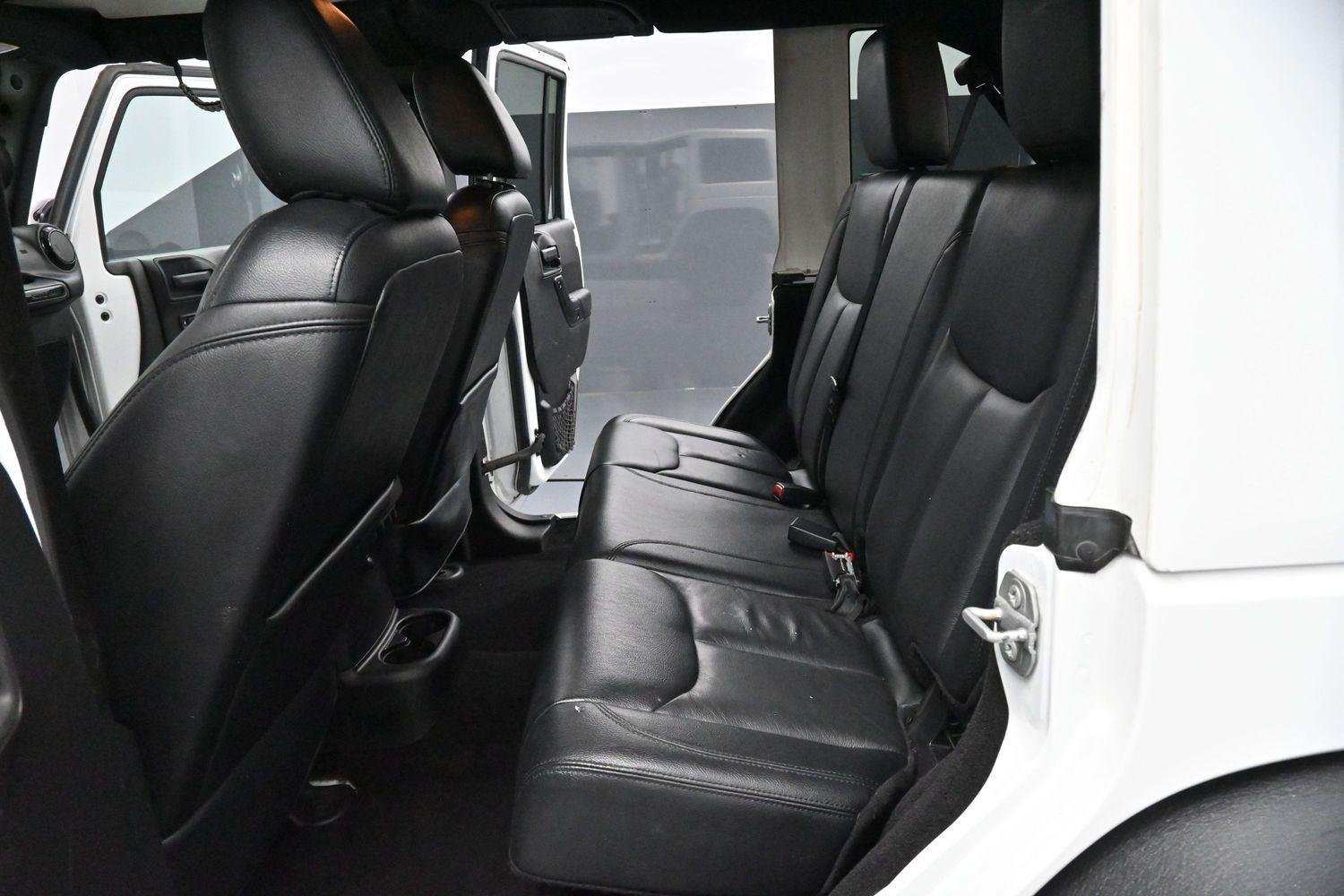 Used 2015 Bright White Clearcoat Jeep Altitude image 24