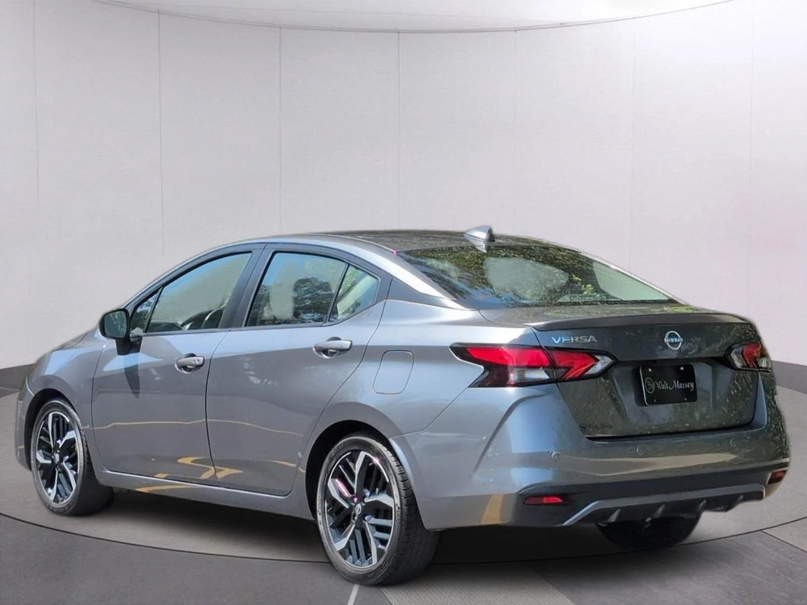 Used 2024 Gun Metallic Nissan SR image 3