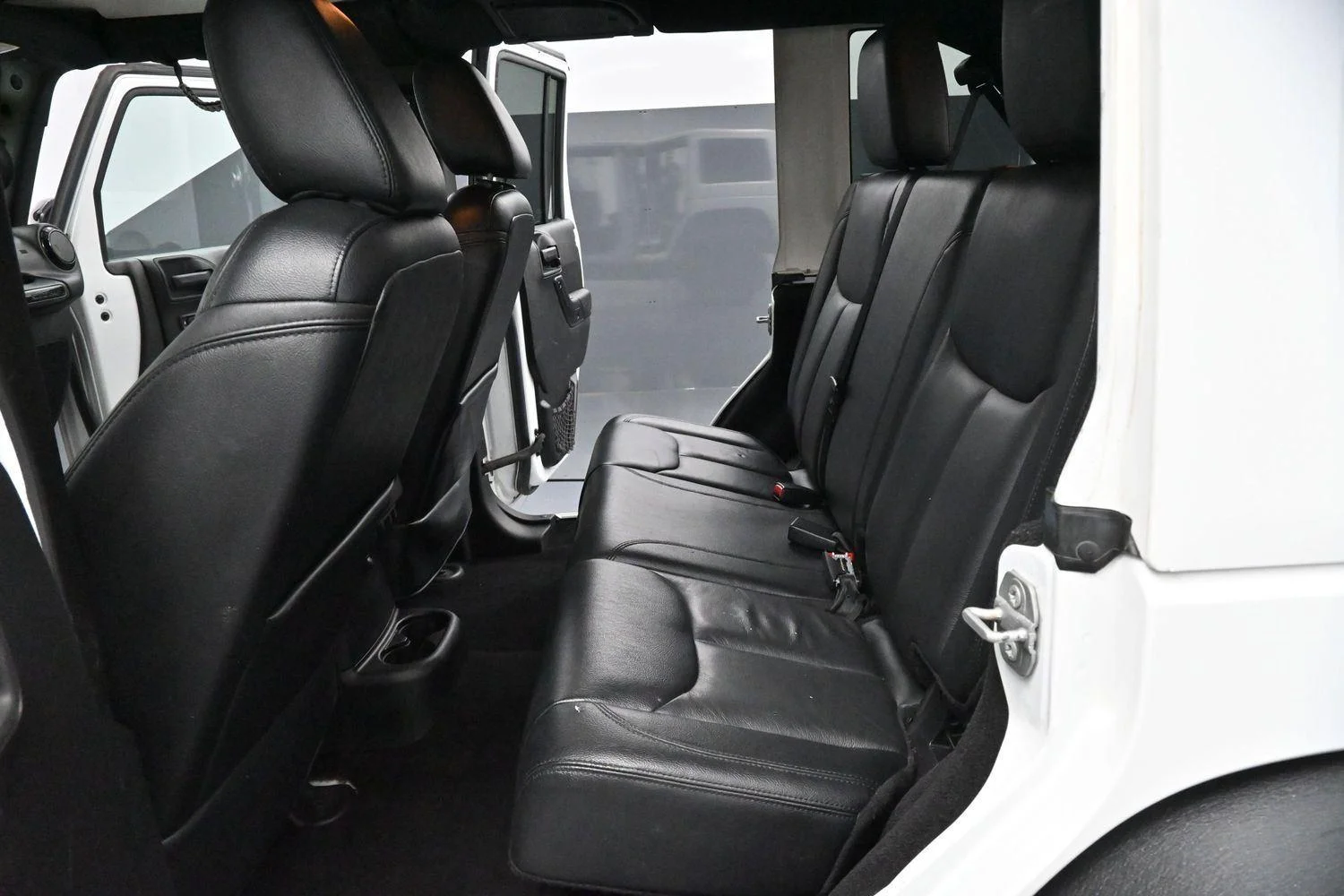 Used 2015 Bright White Clearcoat Jeep Altitude image 24