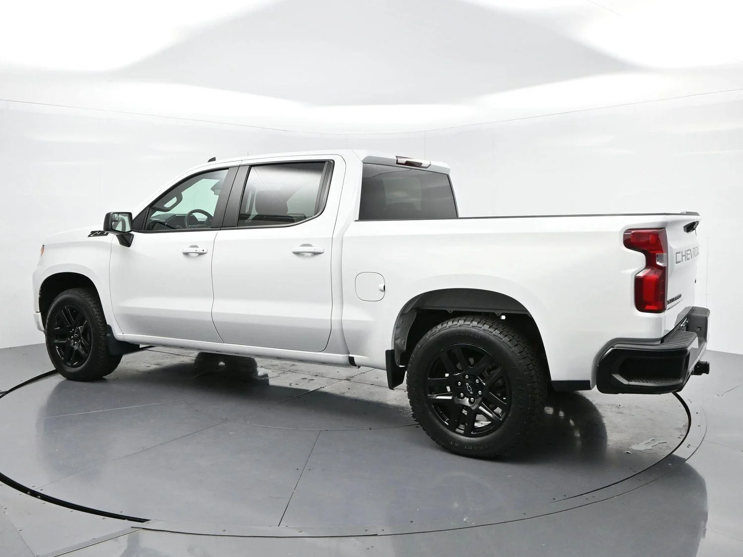 Used 2023 Summit White Chevrolet RST image 5