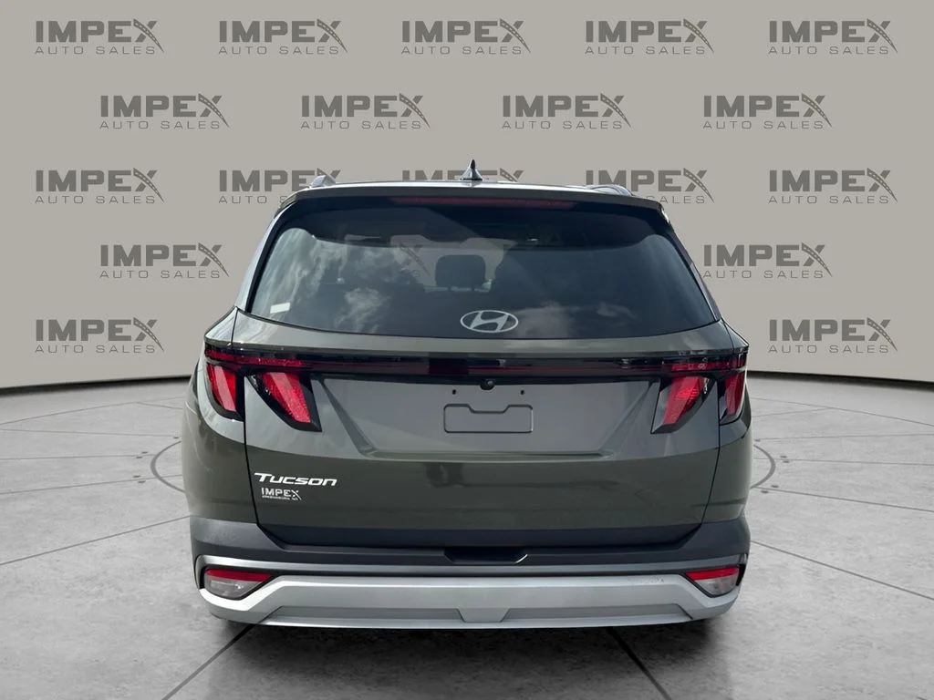 Used 2025 Green Hyundai SEL image 4