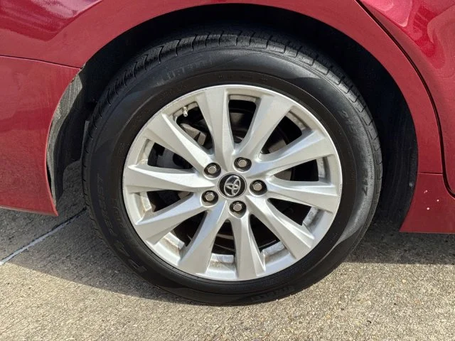Used 2018 Red Toyota LE image 25