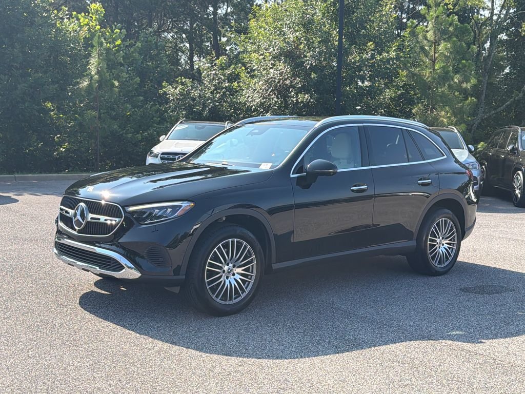 Used 2026 Black Mercedes-Benz GLC 300 image 5