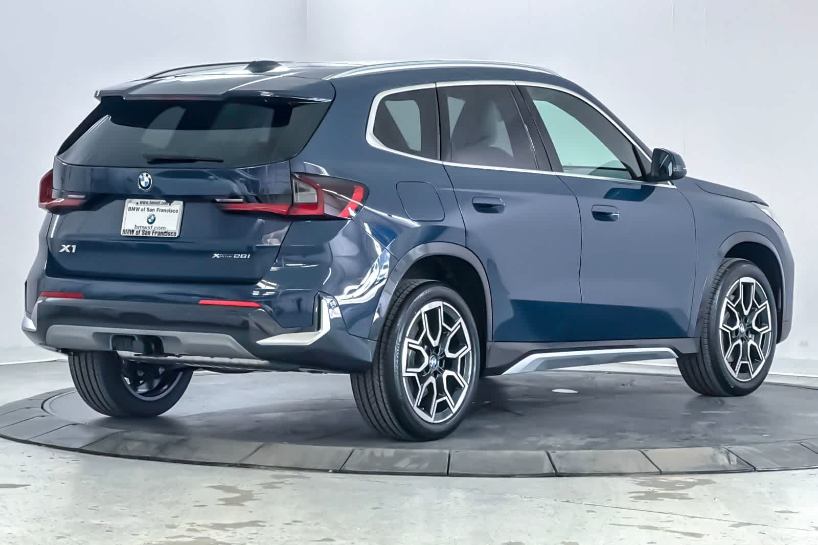 New 2026 Night Dusk Blue Metallic BMW xDrive28i image 2