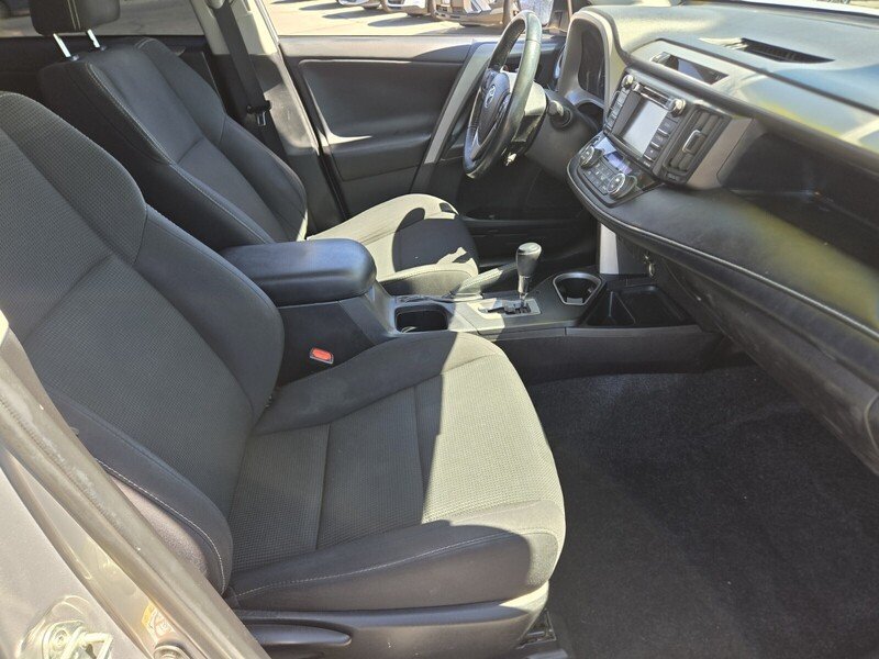 2018 Toyota RAV4 XLE - Photo 15