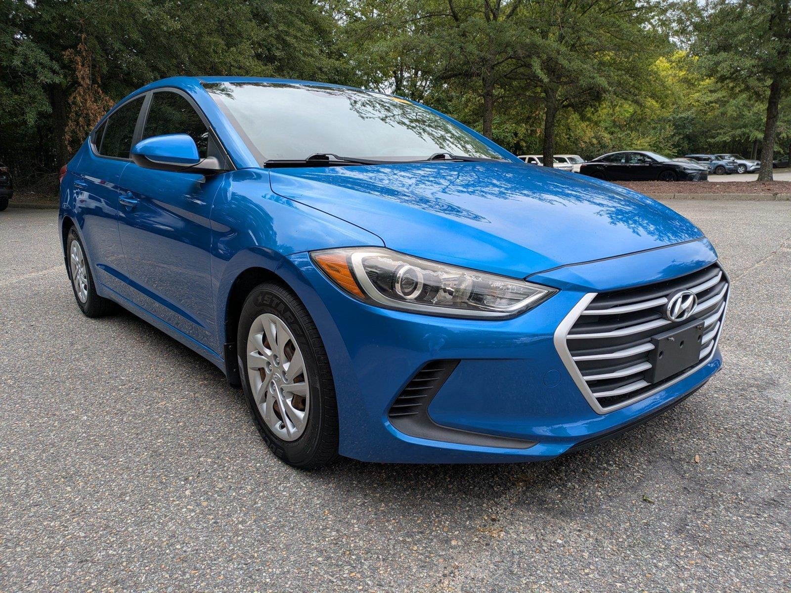 Used 2017 Electric Blue Hyundai SE image 2