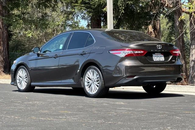 Used 2018 Brown Toyota XLE image 6
