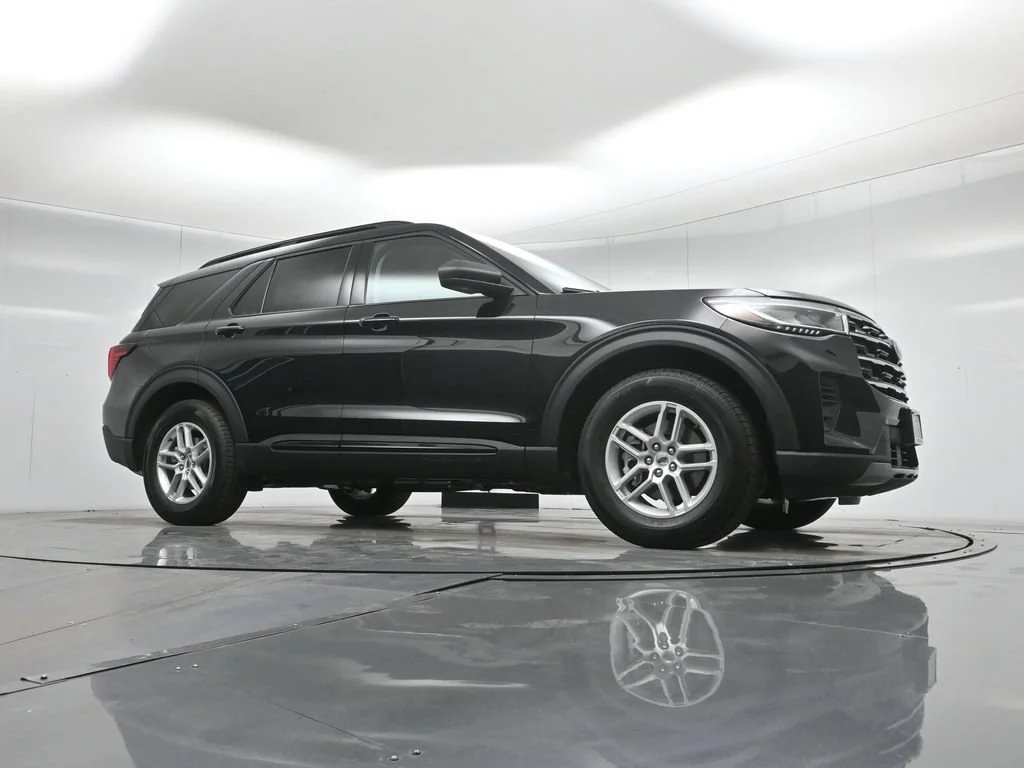 New 2026 Agate Black Metallic Ford Active image 45