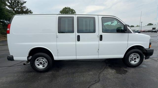 2023 GMC Savana Cargo Work Van - Photo 9