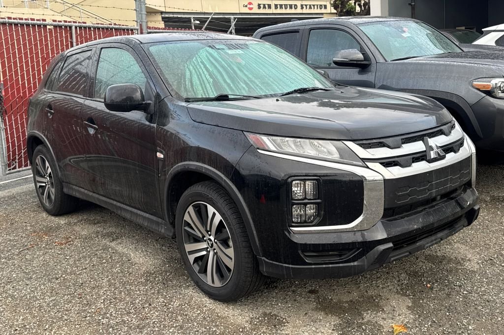 Used 2024 Silver Mitsubishi 2.0 ES image 2