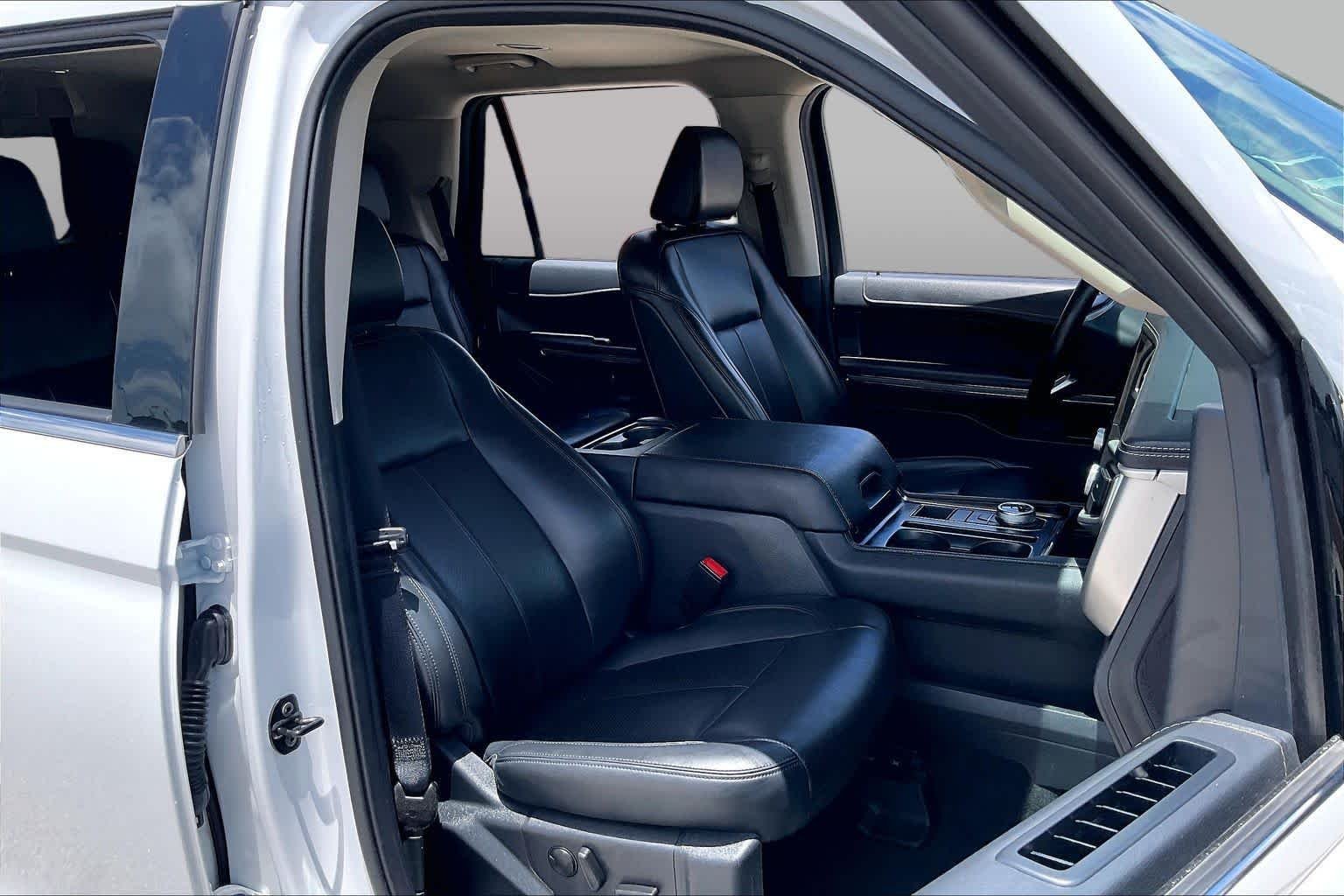 Used 2024 Oxford White Ford XLT image 9