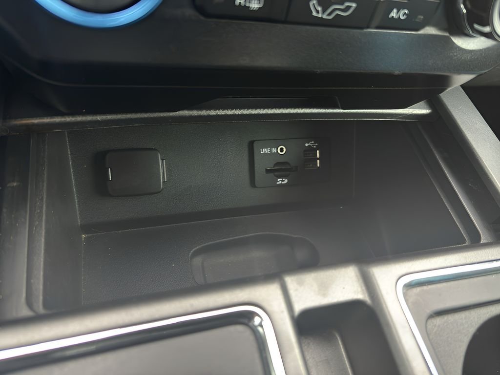 Used 2015 Gray Ford XLT image 21