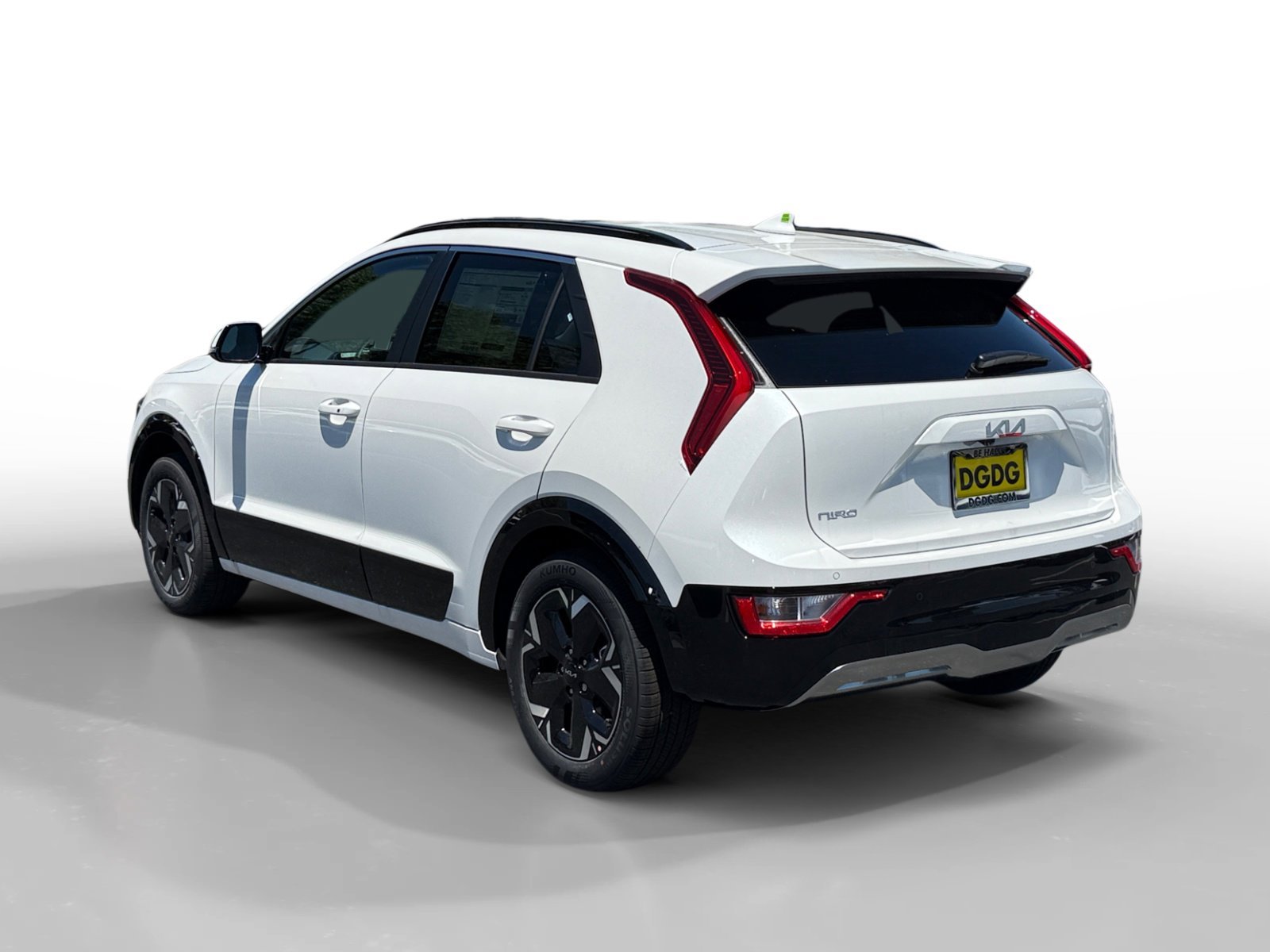 New 2026 Snow White Pearl Kia WIND image 3