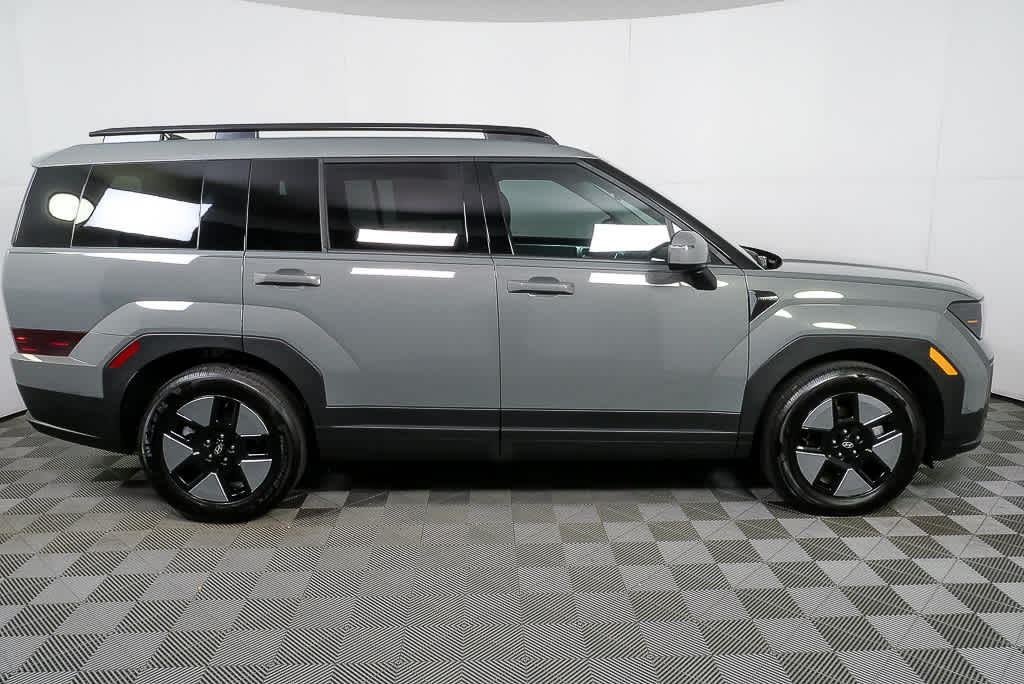 New 2026 Hampton Gray Hyundai SE image 2