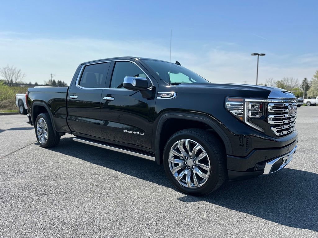 2025 GMC Sierra 4WD Crew Cab Short Box Denali's photo