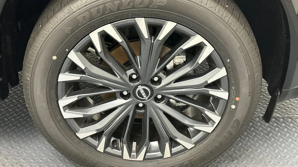 New 2026 Black Nissan Platinum image 16