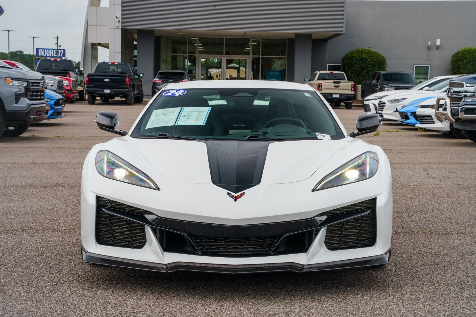 Used 2024 White Chevrolet Z06 image 6