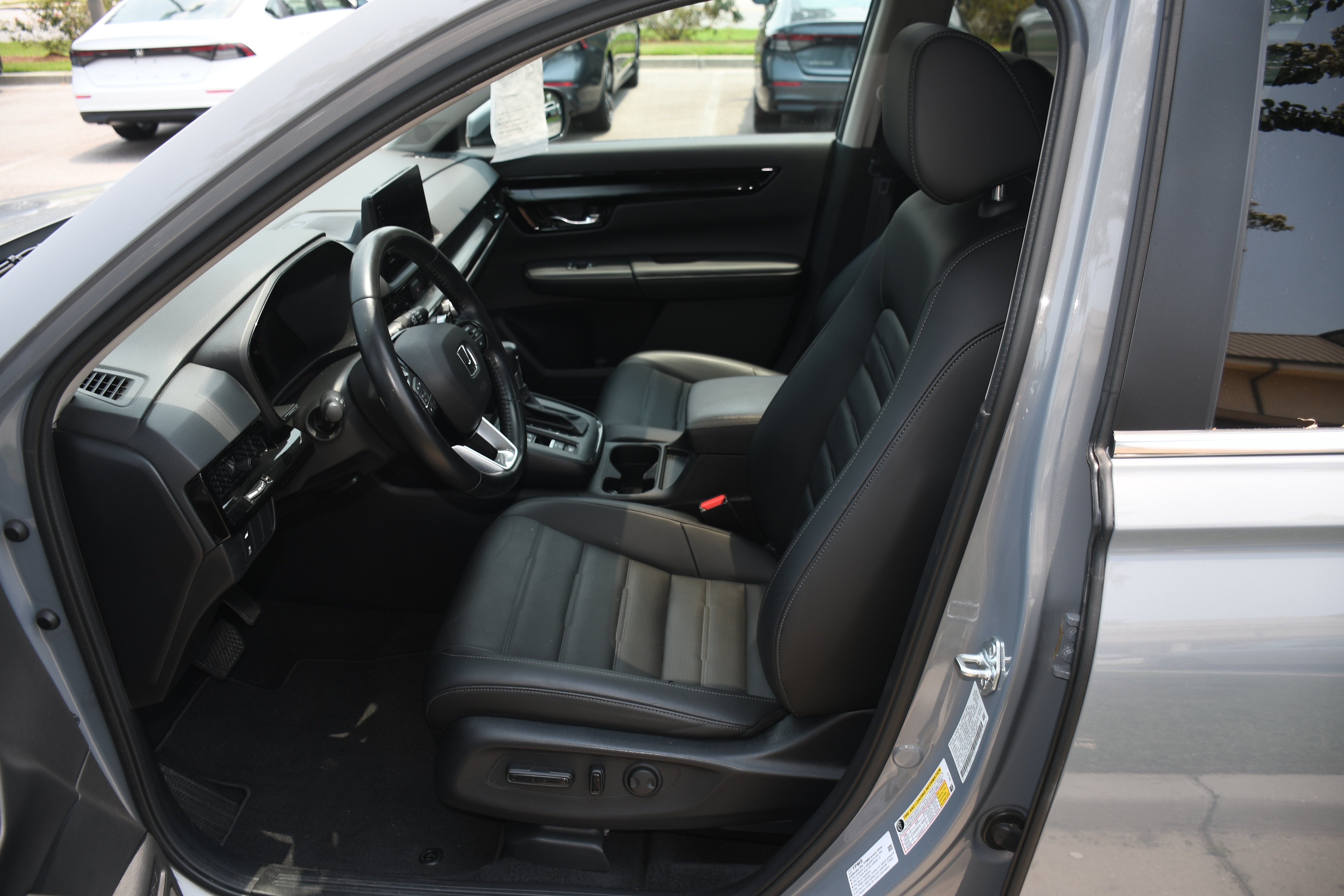 Used 2025  Honda EX-L image 8