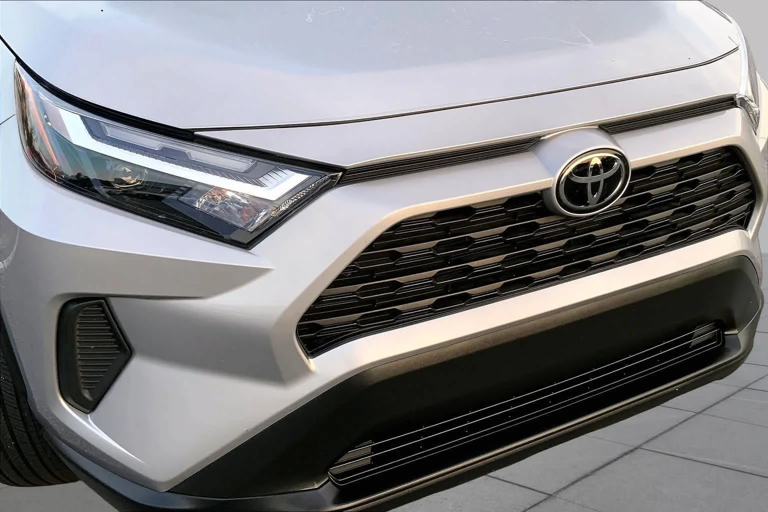 Used 2023 Silver Sky Metallic Toyota XLE image 29