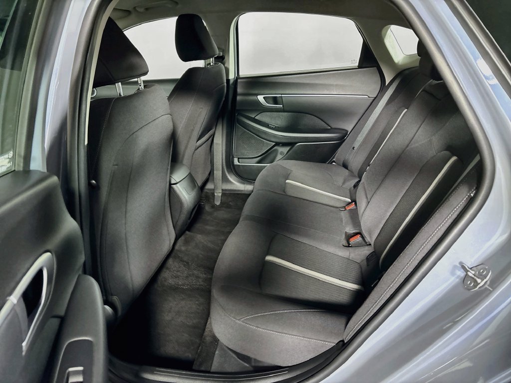 Used 2025 Blue Hyundai SEL image 19