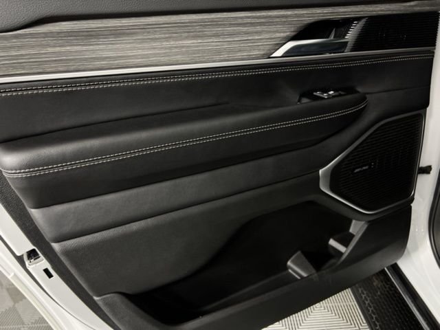 2023 Jeep Wagoneer L Series III - Photo 33