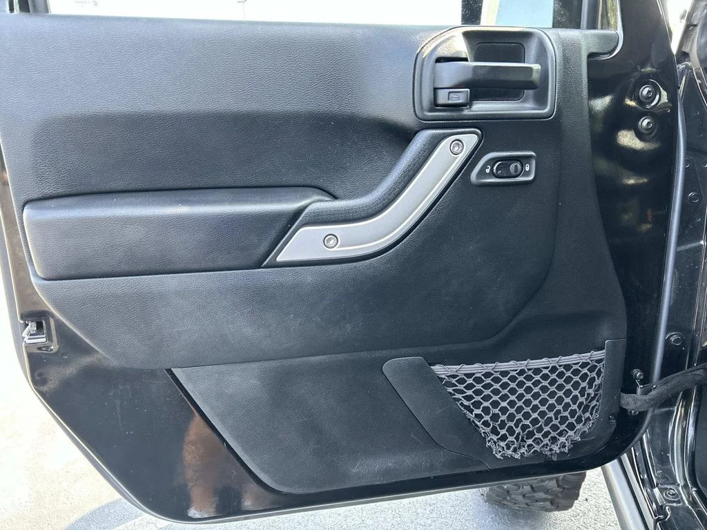 Used 2018 Black Jeep Unlimited Rubicon image 18
