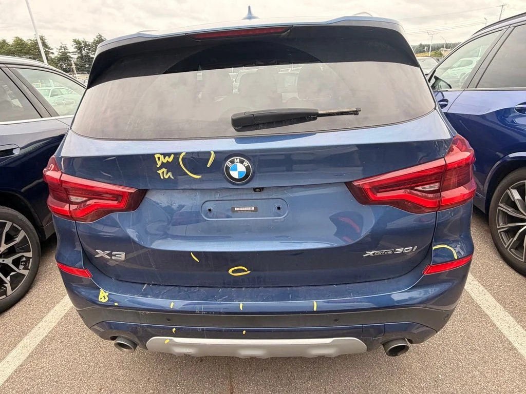 Used 2019 Phytonic Blue Metallic BMW xDrive30i image 4
