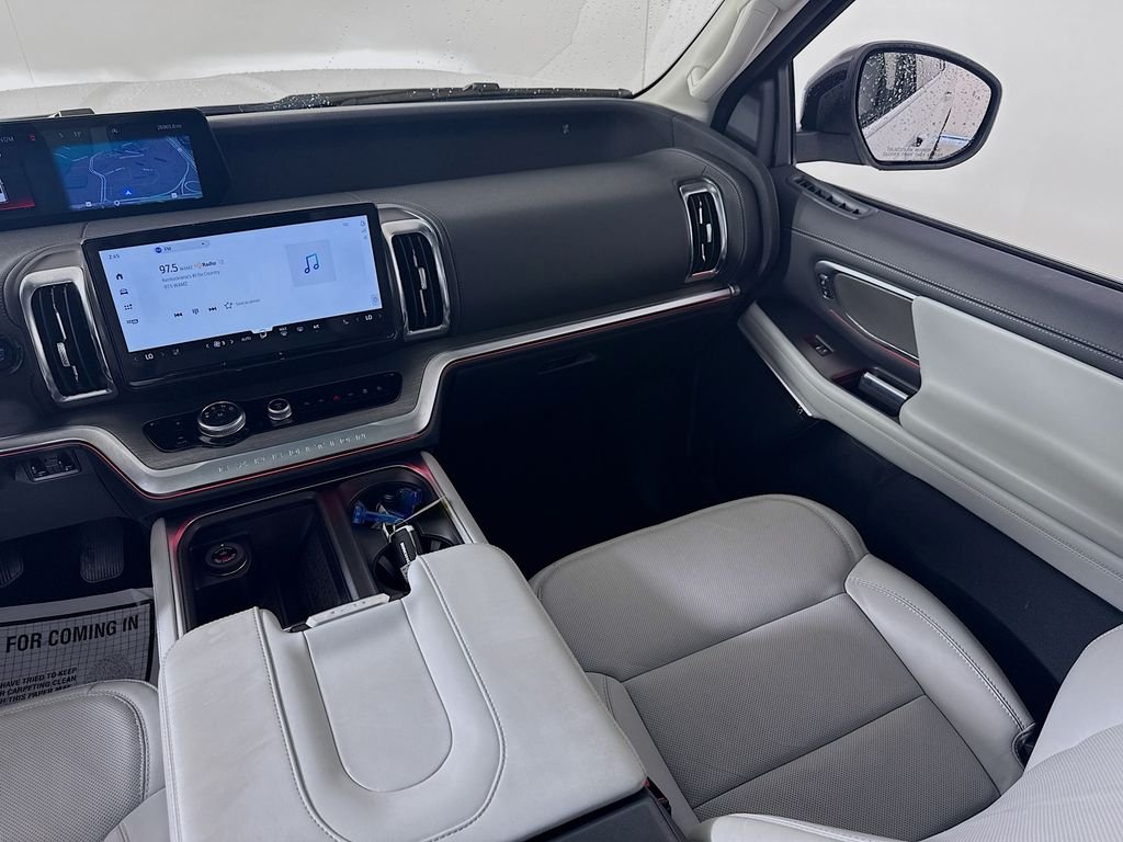 Used 2025 Oxford White Ford Platinum image 26