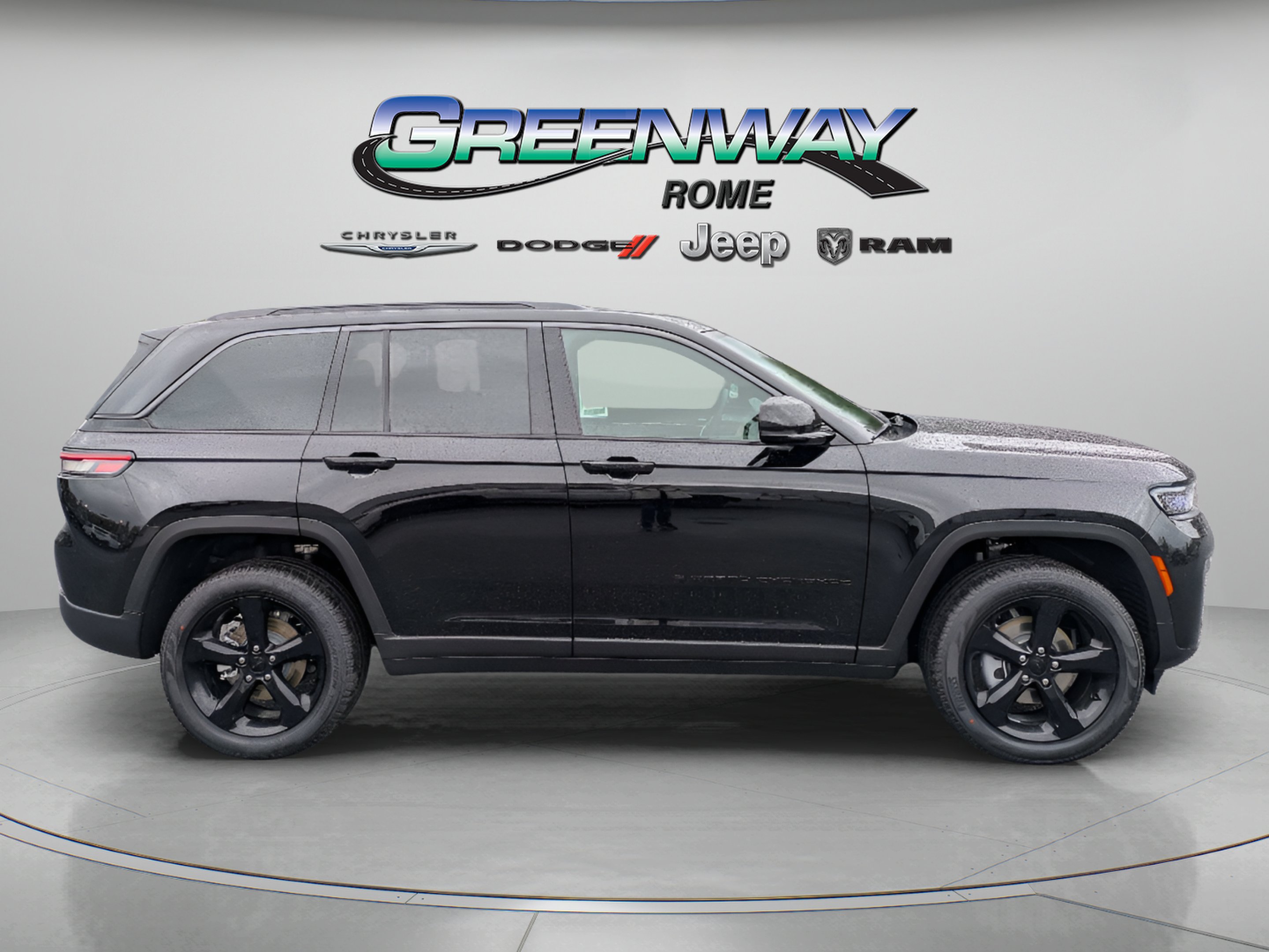 New 2026 Diamond Black Crystal Pearl-Coat Exterior Paint Jeep Limited image 7