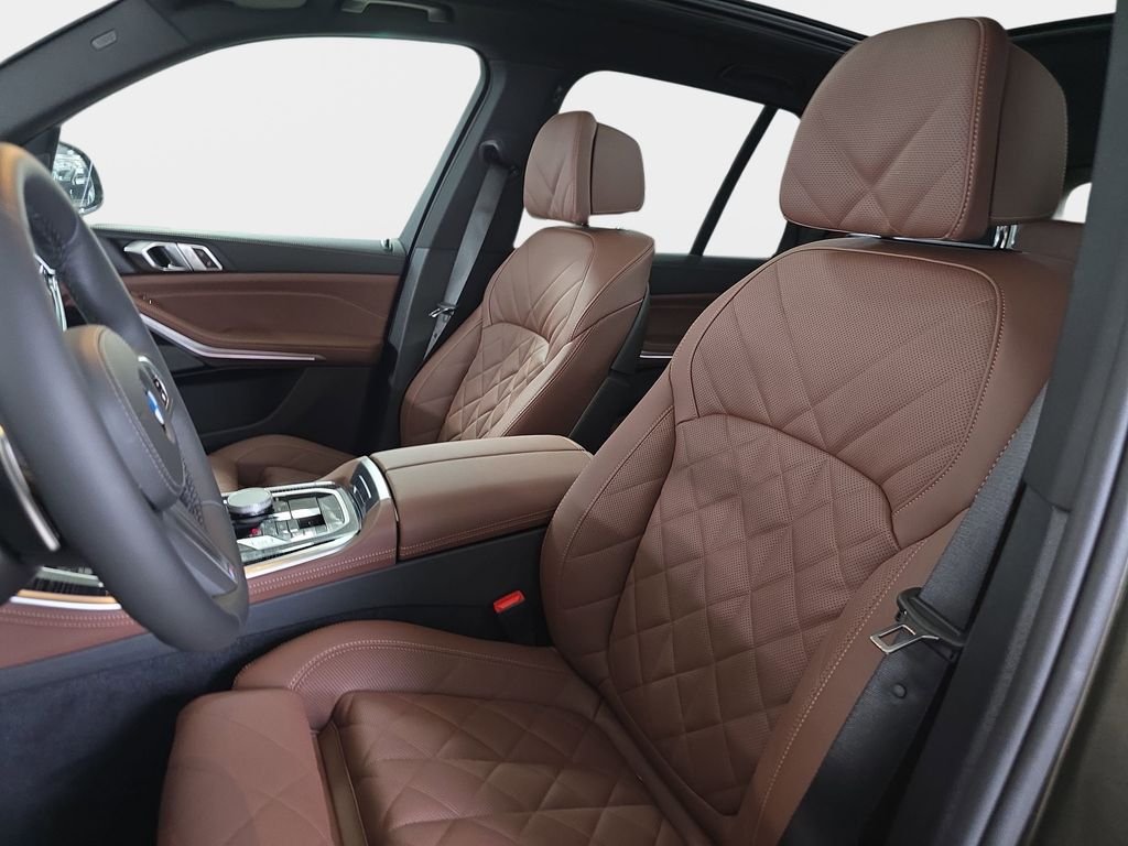 New 2026 Manhattan Green Metallic BMW sDrive40i image 12