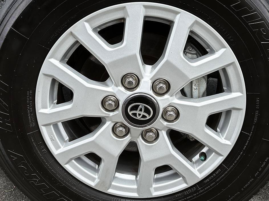 Used 2024 Ice Toyota SR5 image 7
