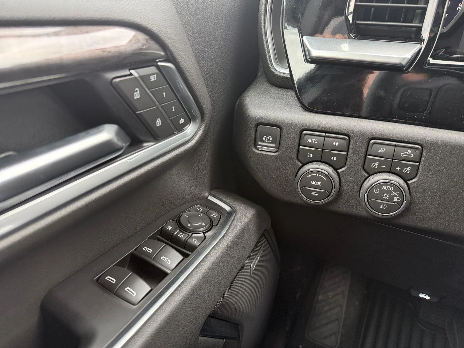 2026 Chevrolet Silverado 2500 HD LTZ - Photo 17