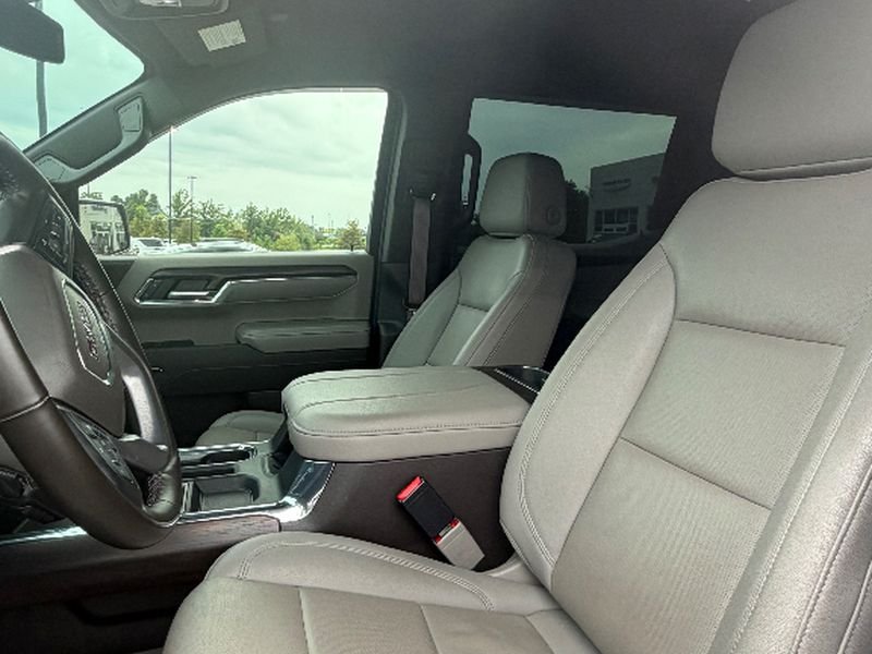 Used 2024 White Frost Tricoat GMC SLT Premium Plus X31 Off-Road image 2