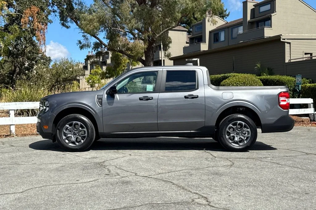 New 2026 Gray Metallic Ford XLT image 7