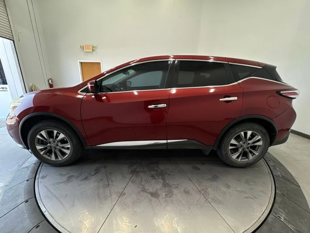 Used 2016 Cayenne Red Metallic Nissan S image 15