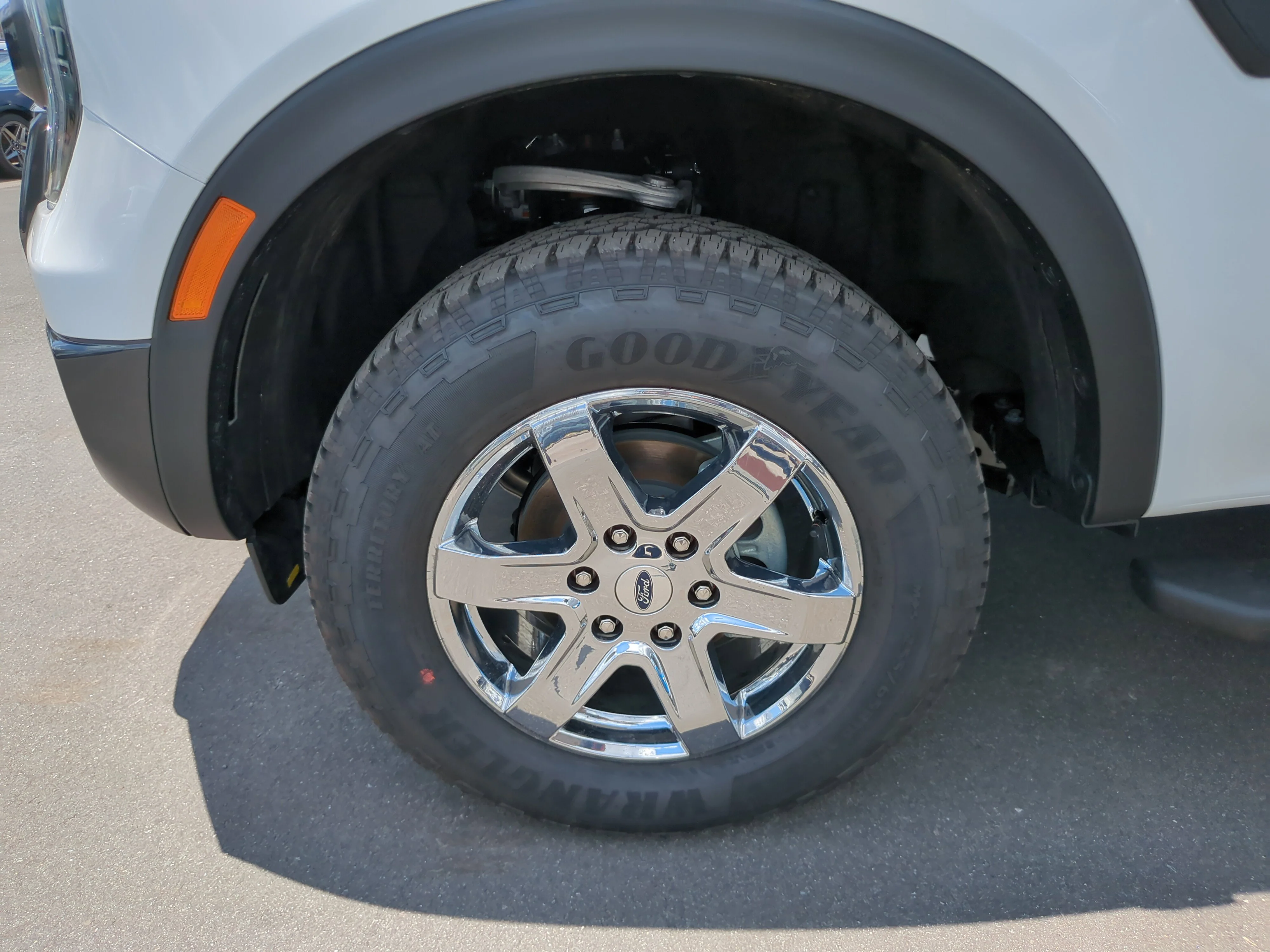 New 2026 Oxford White Ford XLT image 32